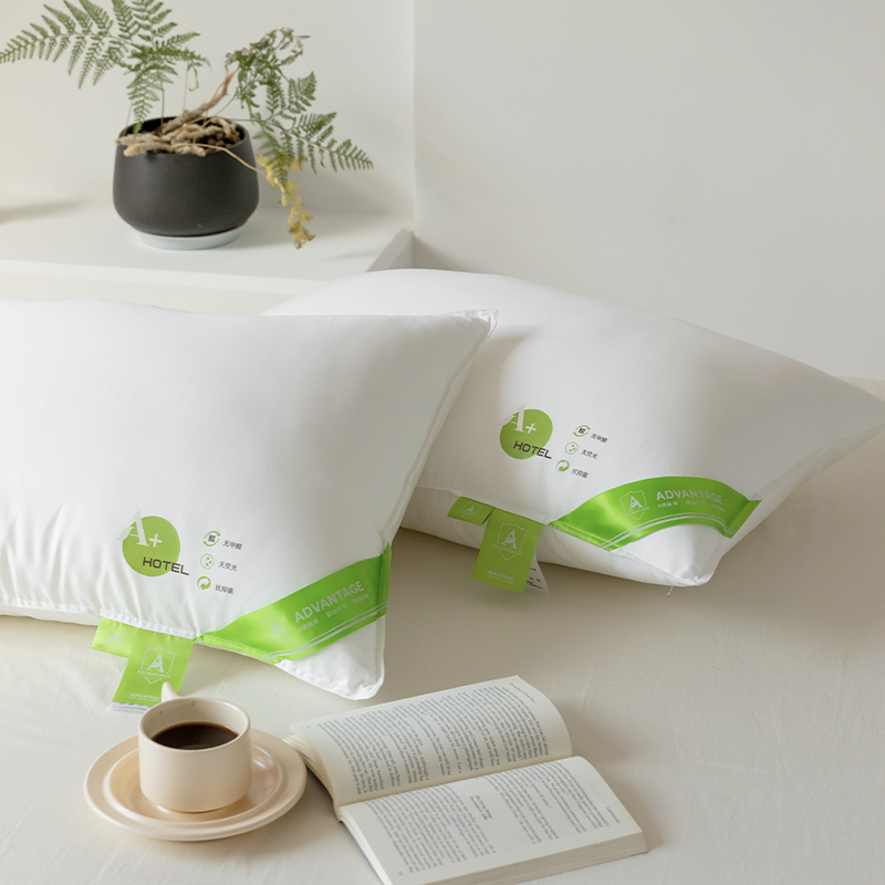 Cotton Pillows: Fabric vs. Filled(图2)