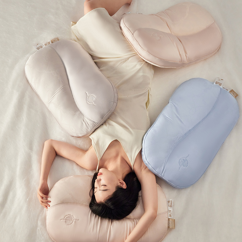 Benefits of Sleeping on a Silk Pillow(图2)