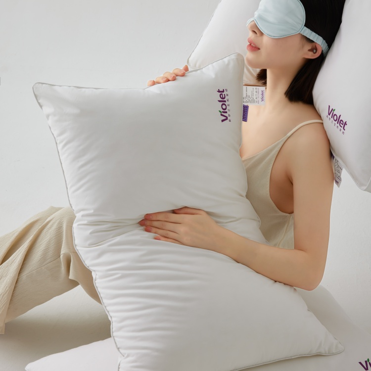 Why Are Hotel Pillows so Comfortable?(图1)