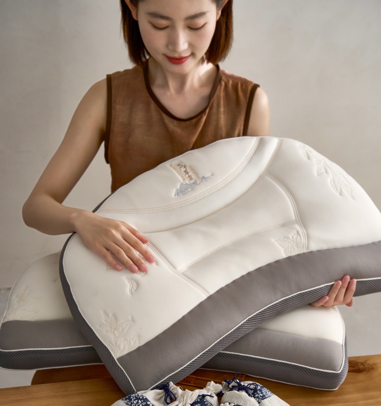 Soothing Herbal Latex Neck Pillow (图3)